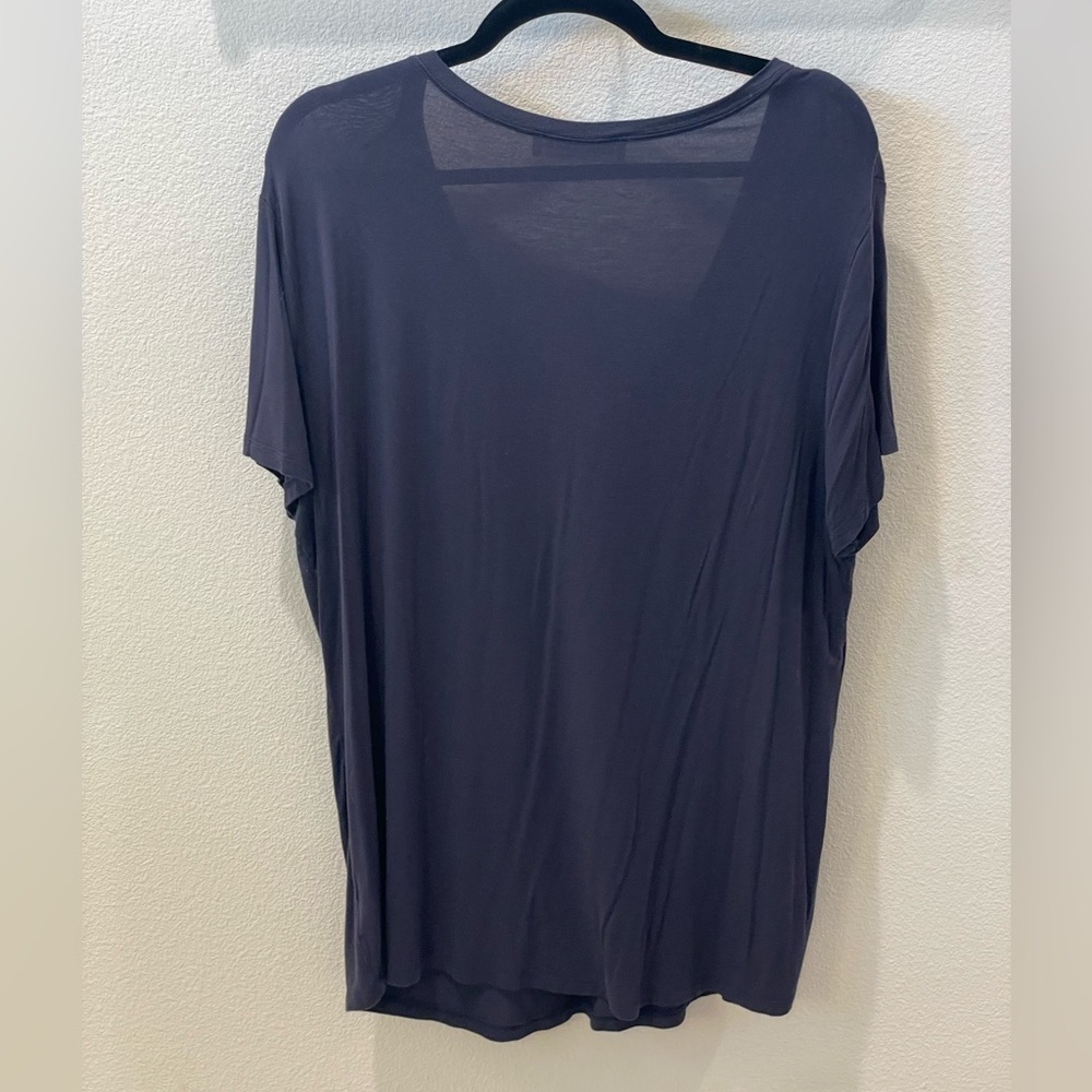 Slouchy V-Neck Pocket Tee | Dark Navy Ultra Soft Modal Feel 1X - Picture 4 of 7